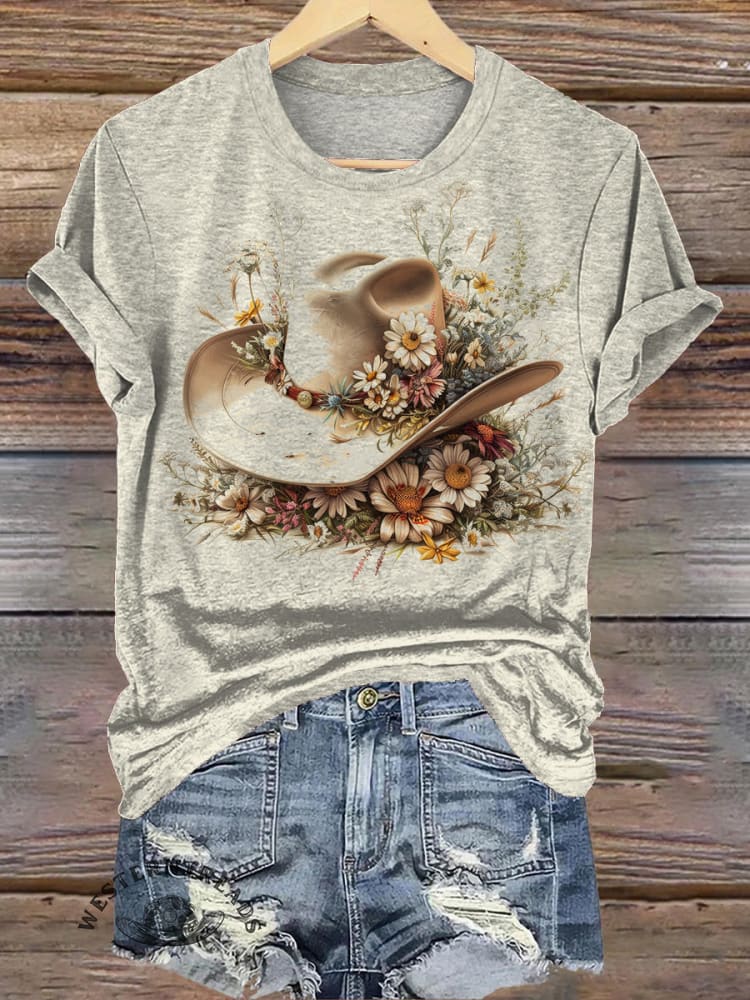 Romantic Cowboy Hat with Floral Western Art Print Casual Round Neck Short Sleeve T-Shirt