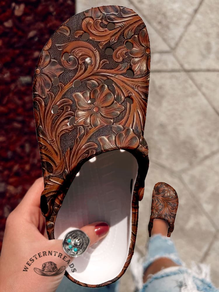 Best Selling🔥Vintage Art Print Casual Hole Slippers