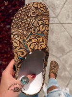 Vintage Art Print Casual Hole Slippers