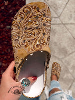 Vintage Art Print Casual Hole Slippers