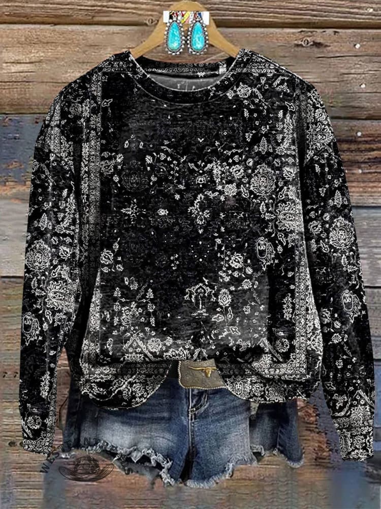 Women's Vintage Black Ethnic V-neck Casual T-Shirt