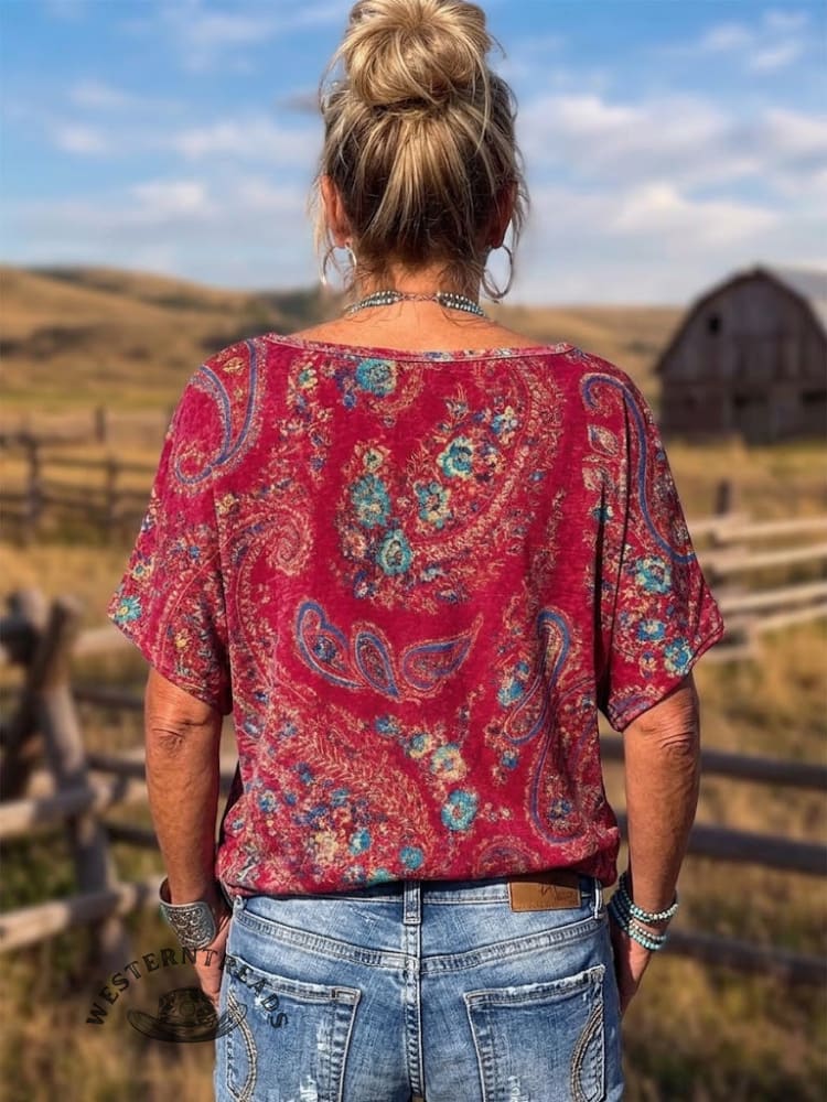 Women's Vintage Atr Print V-neck T-shirt