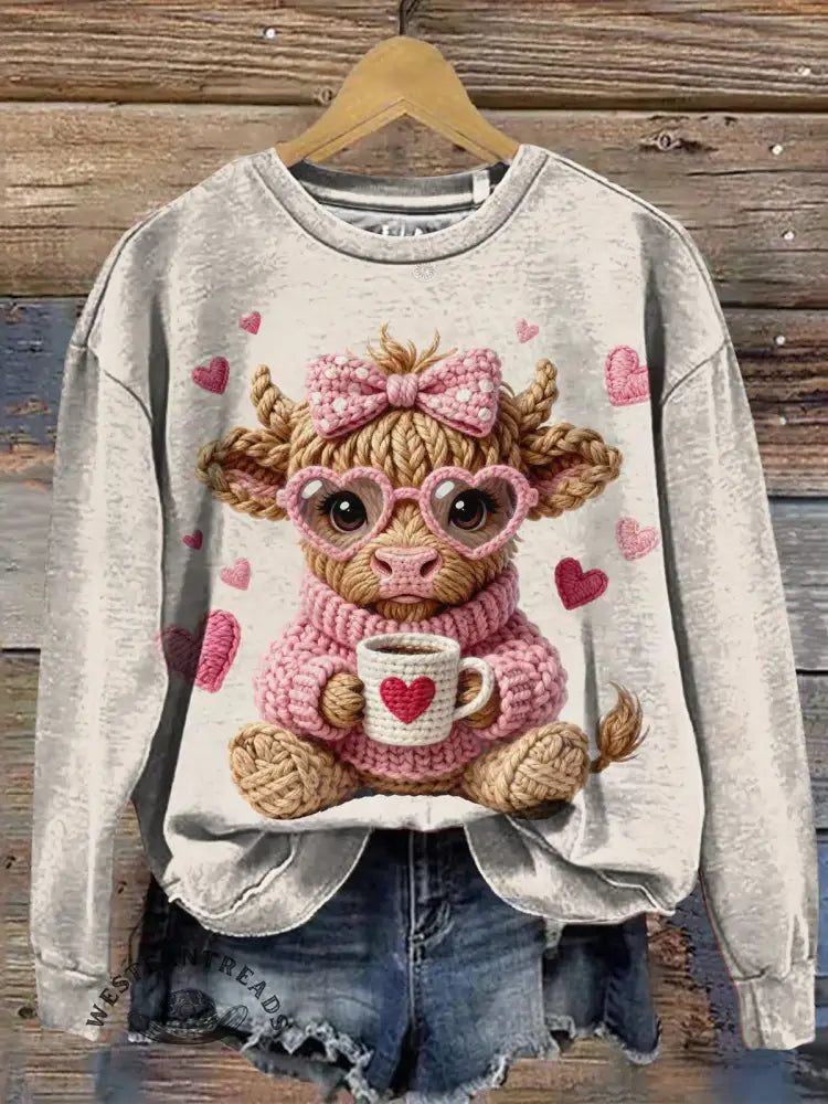 Vintage Valentine Highland Cow Art Print Casual Sweatshirt