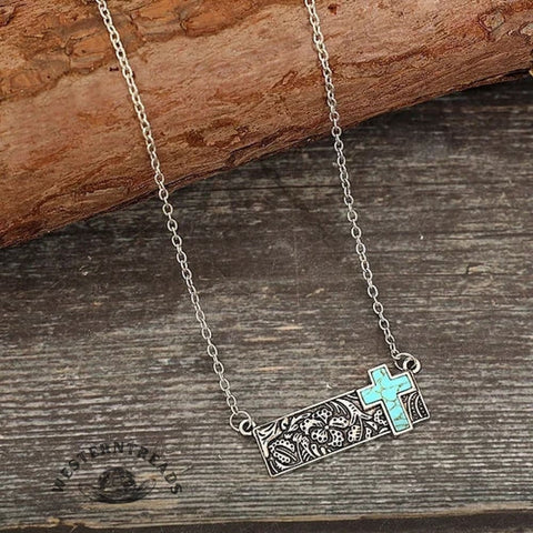 Stylish Turquoise Necklace