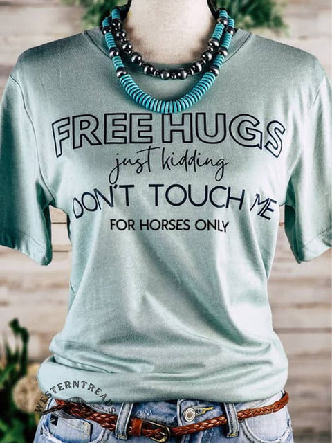 FREE HUGS Print T-shirt