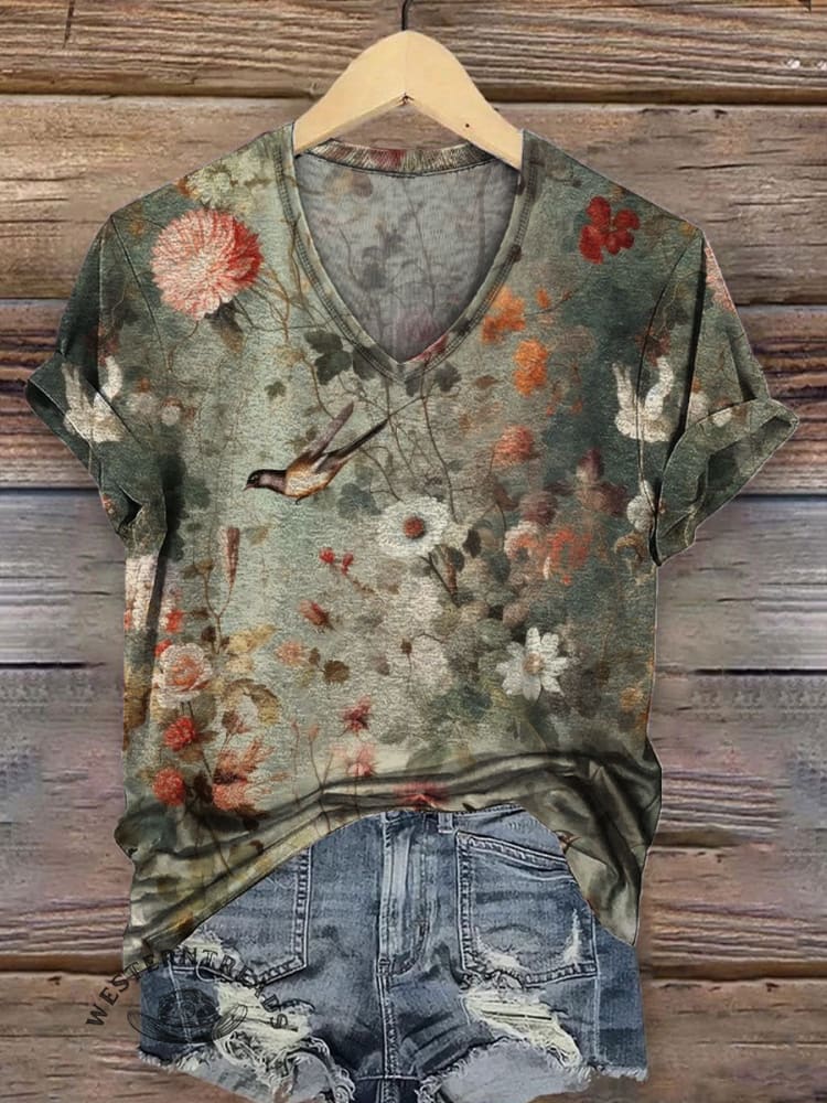 Women's Vintage Art V-neck Casual T-Shirt