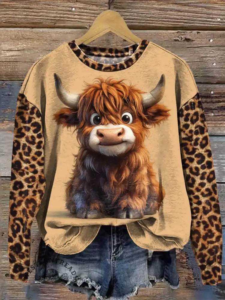 Vintage Leopard Highland Cow Art Print Casual Sweatshirt