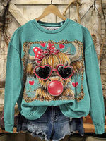 Vintage Valentine Highland Cow Art Print Casual Sweatshirt