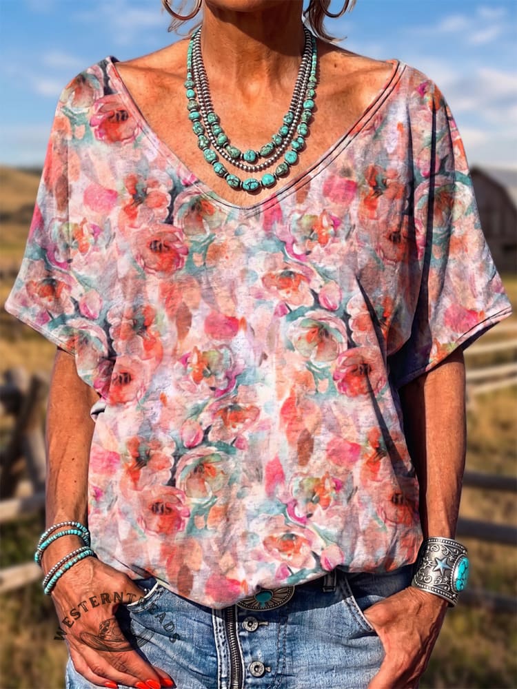 Women's Vintage Atr Print V-neck T-shirt